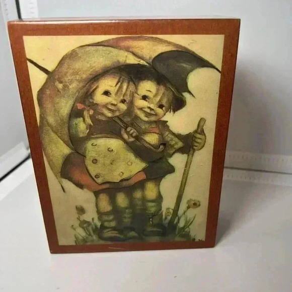 House Of Goebe,l Stormy Weather Music Box by M.J. Hummel - Picture 1 of 6